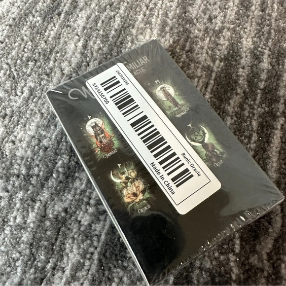 The Witchs Familiar Runic Oracle Card Deck Tarot A White Witch Oracle Deck New - Picture 2 of 9